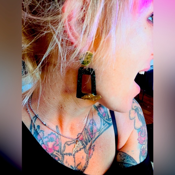 Tanya here, lover of fashion vintage wear! - Picture 12 of 14